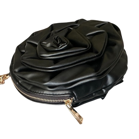 🥀 NWT A New Day Black and Gold 8” Round Rosette Clutch - Picture 3 of 8